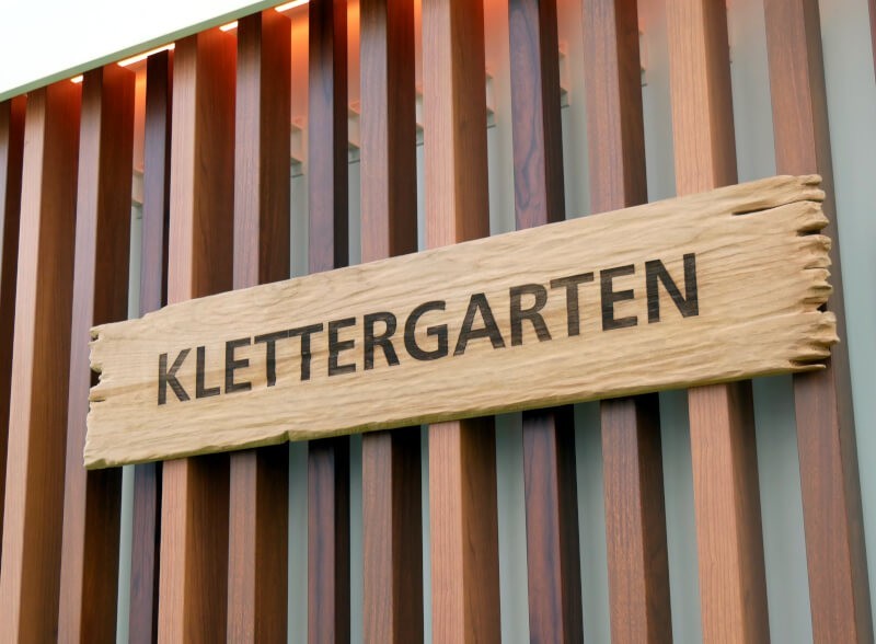 Schild Klettergarten auf AIDAnova.